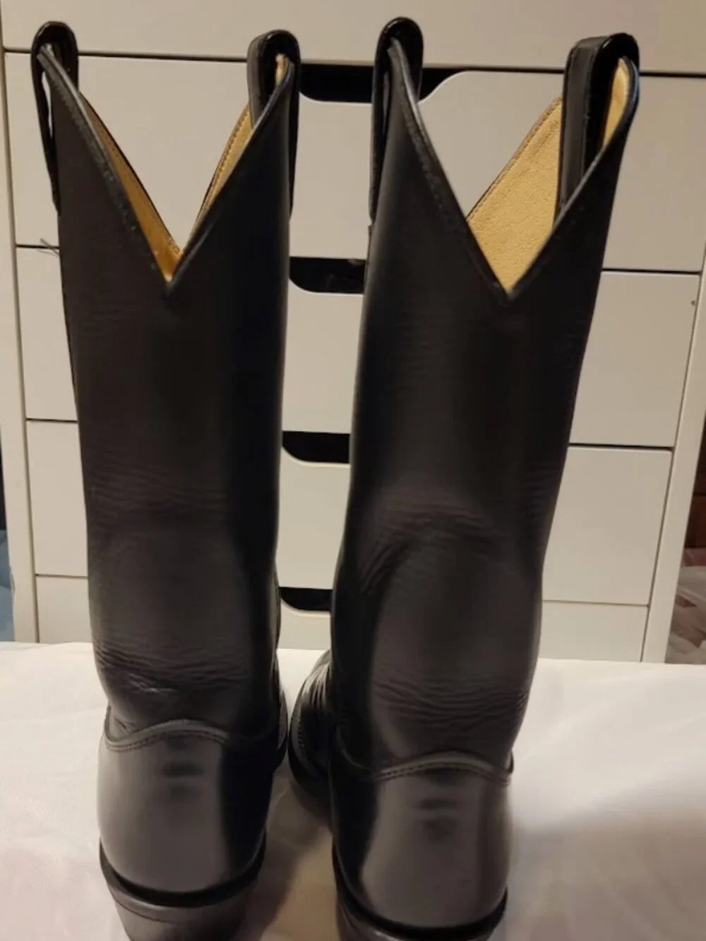 Justin Black Leather Western Cowboy Boots Vibram Sole Men’s Size 9 NWOB